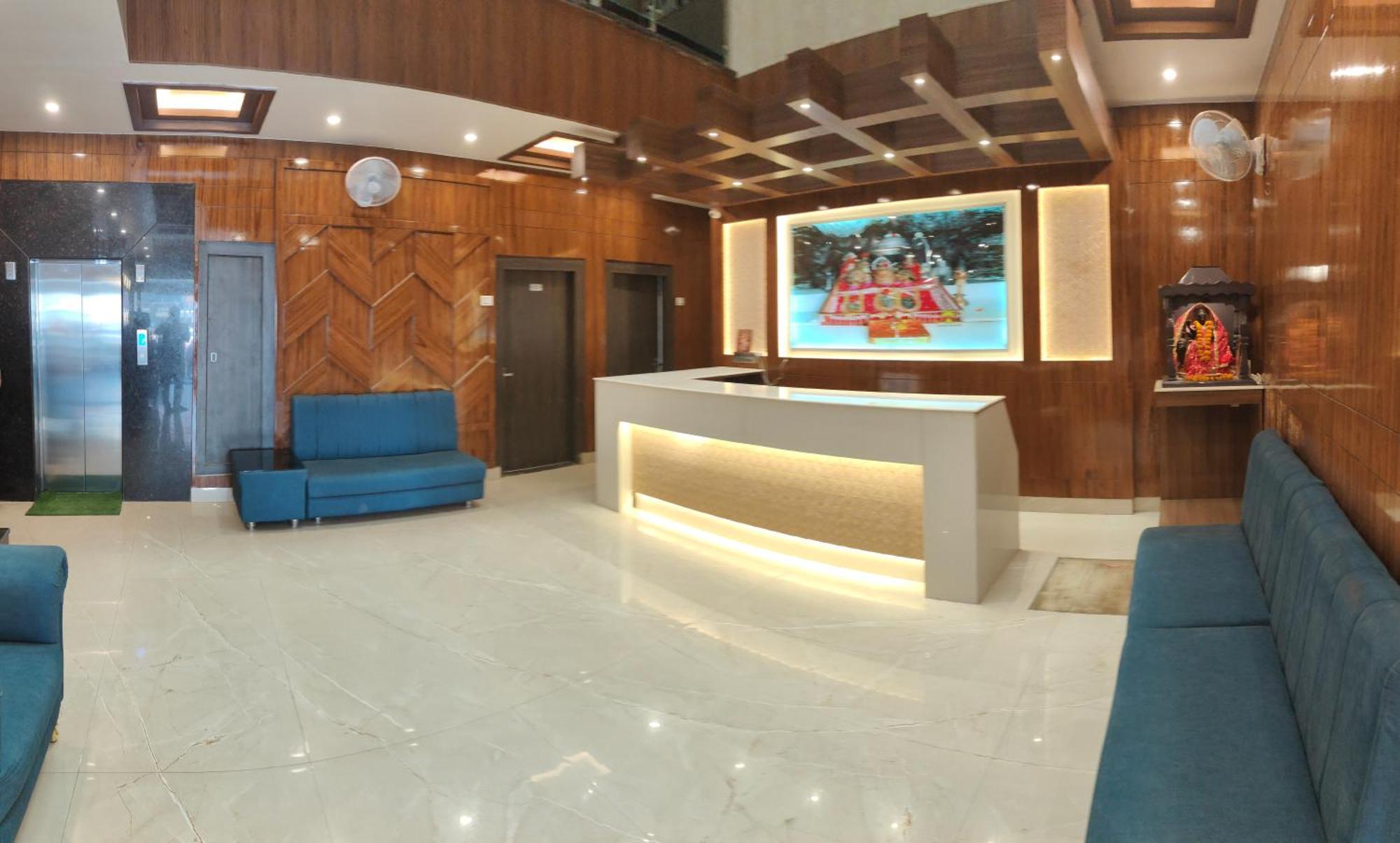 Hotel Krishna Катра Екстер'єр фото